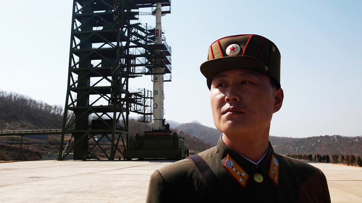 Повна готовність: КНДР заправила ракету паливом - фото 1