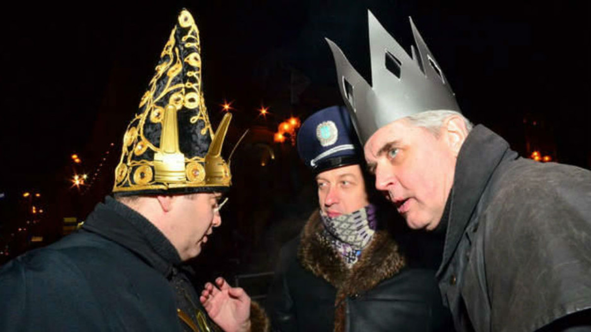 У новорічну ніч на Майдані розіграли «зірковий» вертеп. ВІДЕО - фото 1