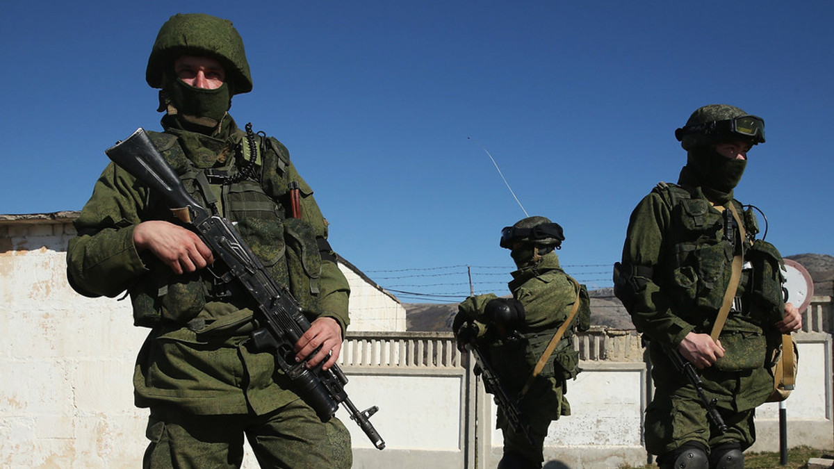 «Самооборона» Криму напала на україномовну дівчину - фото 1