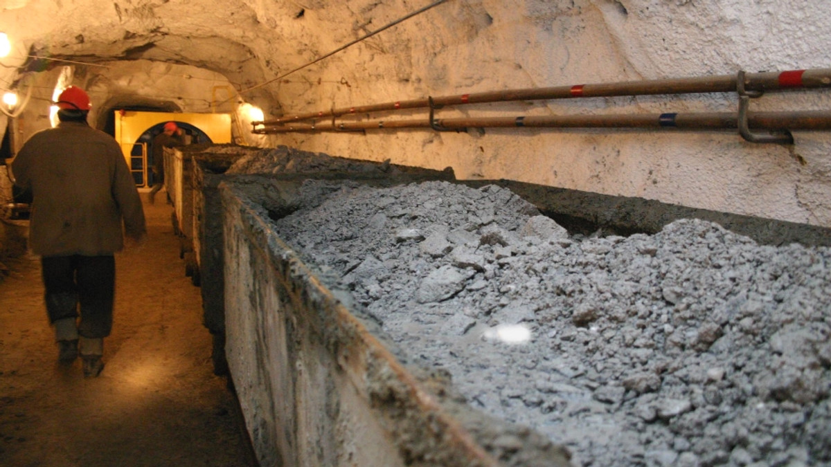 На Луганщині зупинили роботу всі шахти Ахметова - фото 1