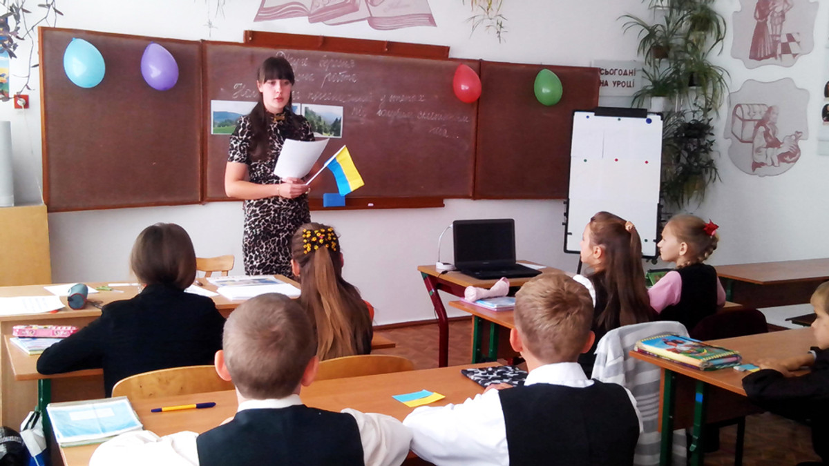 На першому шкільному уроці дітям можуть розповідати про Крим - фото 1