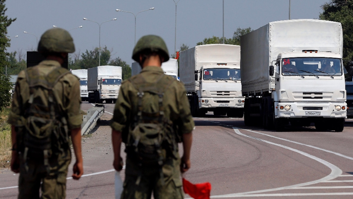 70 фур «гуманітарного конвою» РФ перетнули кордон без згоди Києва - фото 1