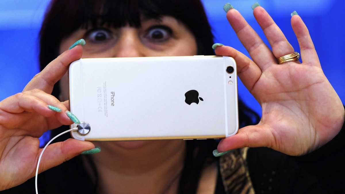 Apple продала 10 млн нових iPhone за перші три дні - фото 1