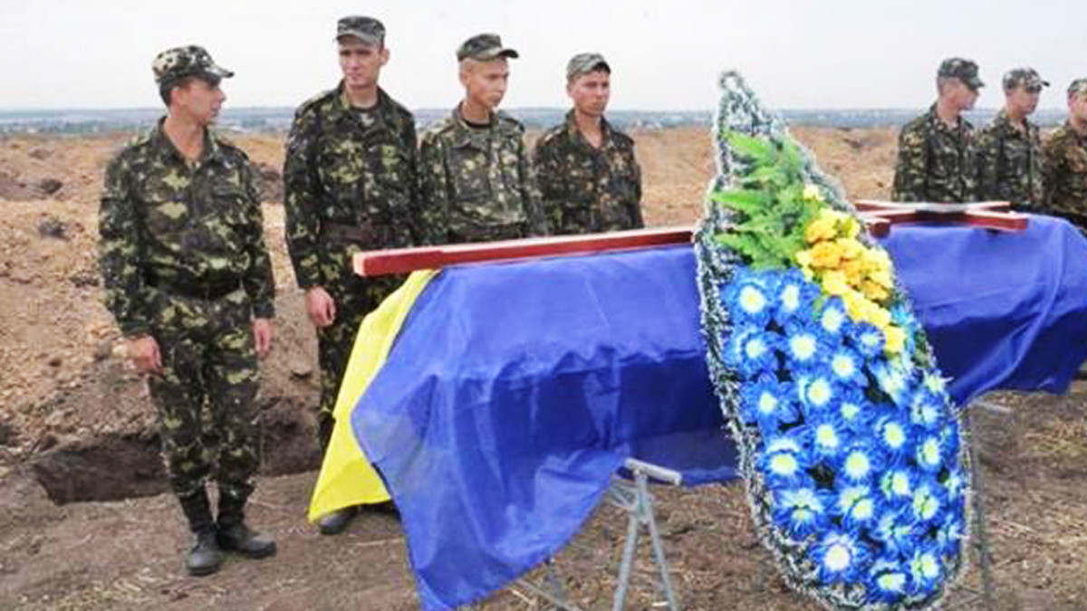 У Дніпропетровську поховали 21 невпізнаного солдата - фото 1