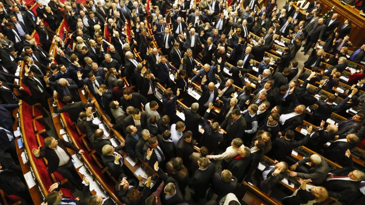 54 депутати, що підтримали закони 16-го січня йдуть в Раду - фото 1