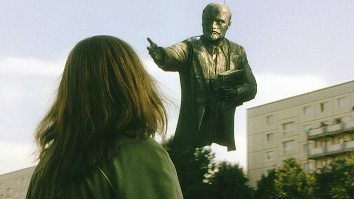 На Луганщині знесли ще 2 пам'ятники Леніну - фото 1