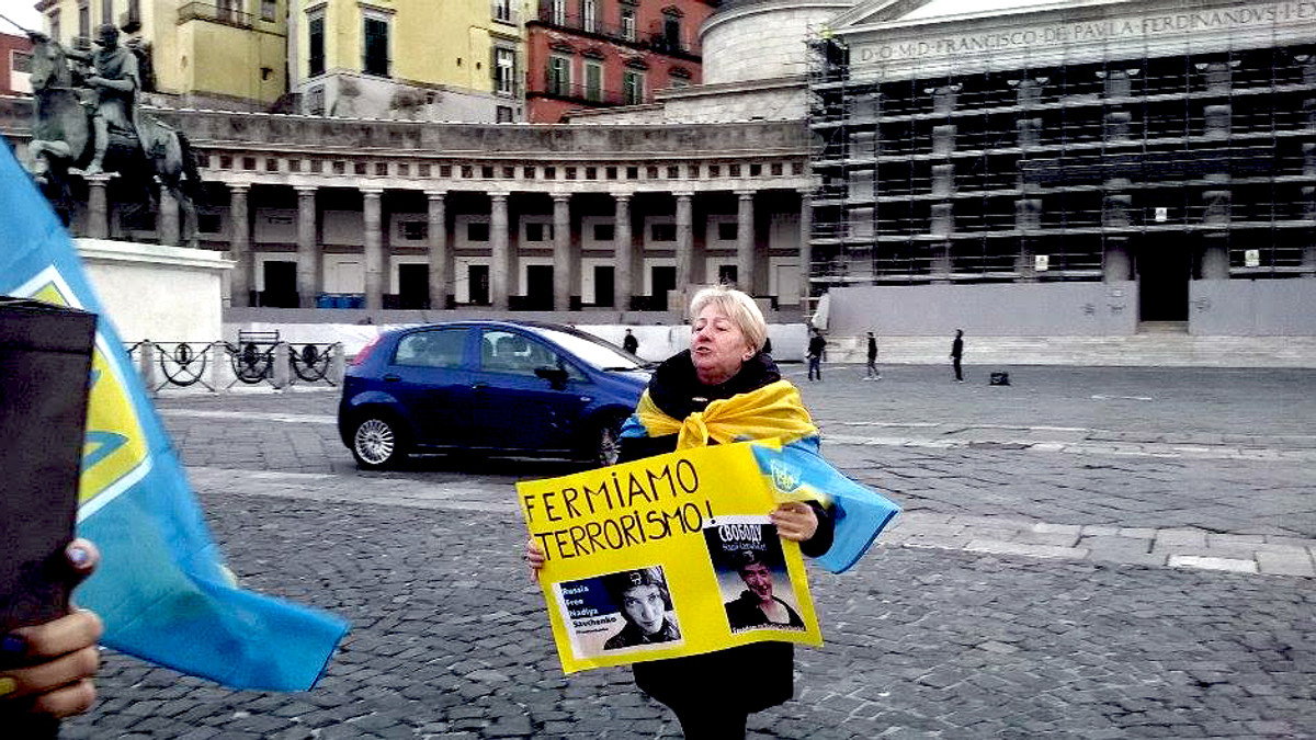 Українці в Неаполі вимагали звільнити Савченко (Фото) - фото 1