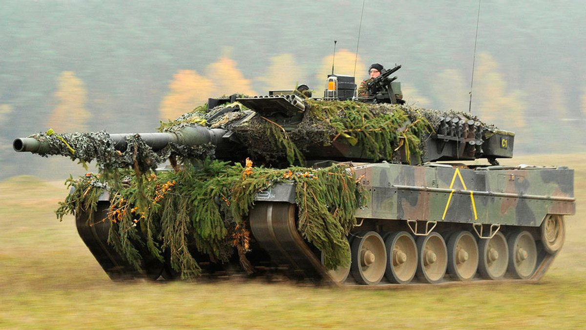 Польський генерал запропонував віддати Україні зайві танки - фото 1