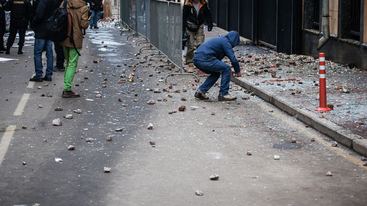 В Москві посольство Туреччини закидали камінням (Фото) - фото 1