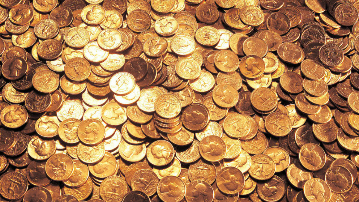Швейцарець знайшов у саду більше 4 тис стародавніх монет - фото 1