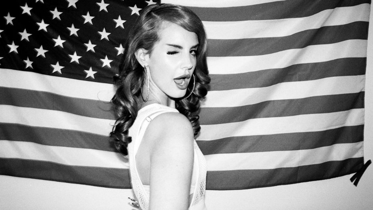 Lana Del Rey подала до суду на росіянок - фото 1