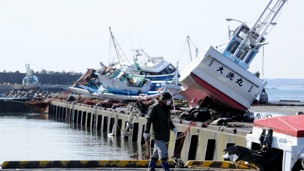 У Японії оголосили загрозу цунамі - фото 1