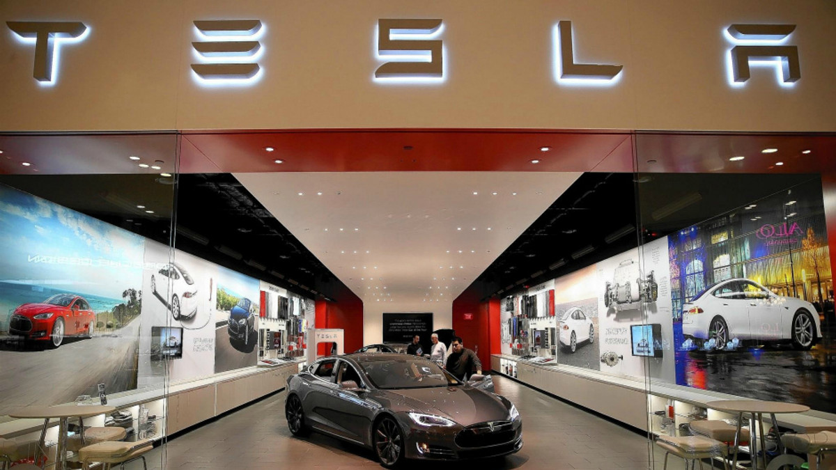 Компанія Tesla несе великі збитки - фото 1