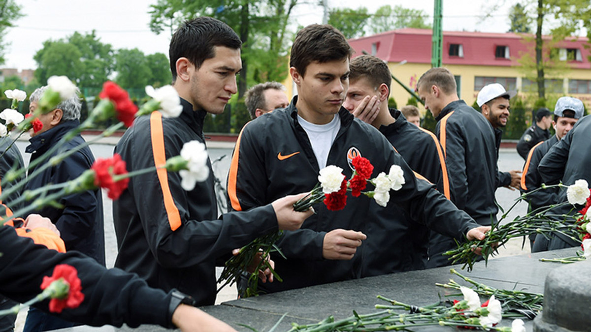 «Шахтар» у Львові вшанував загиблих у Другій світовій - фото 1