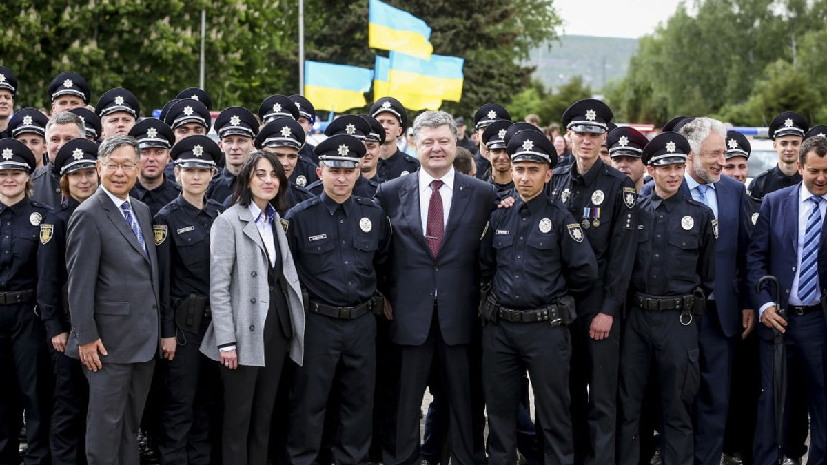 Нова поліція запрацювала у Краматорську та Слов'янську - фото 1