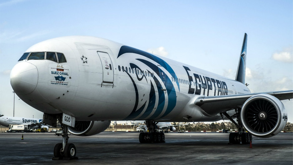 Літак, що прямував з Парижа до Каїра, зник із радарів - фото 1