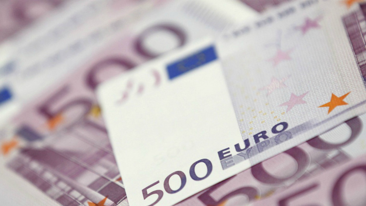Мінінфраструктури обіцяє платити працівникам €1000 - фото 1