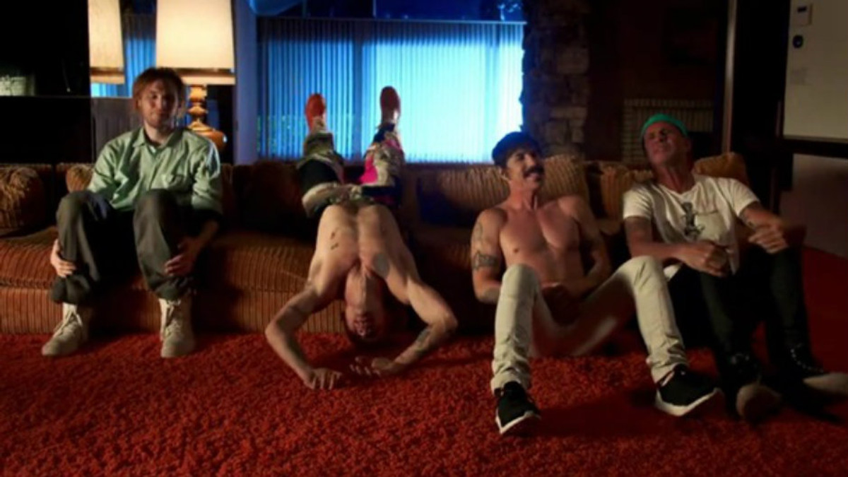 Новий кліп Red Hot Chili Peppers підірвав Мережу - фото 1
