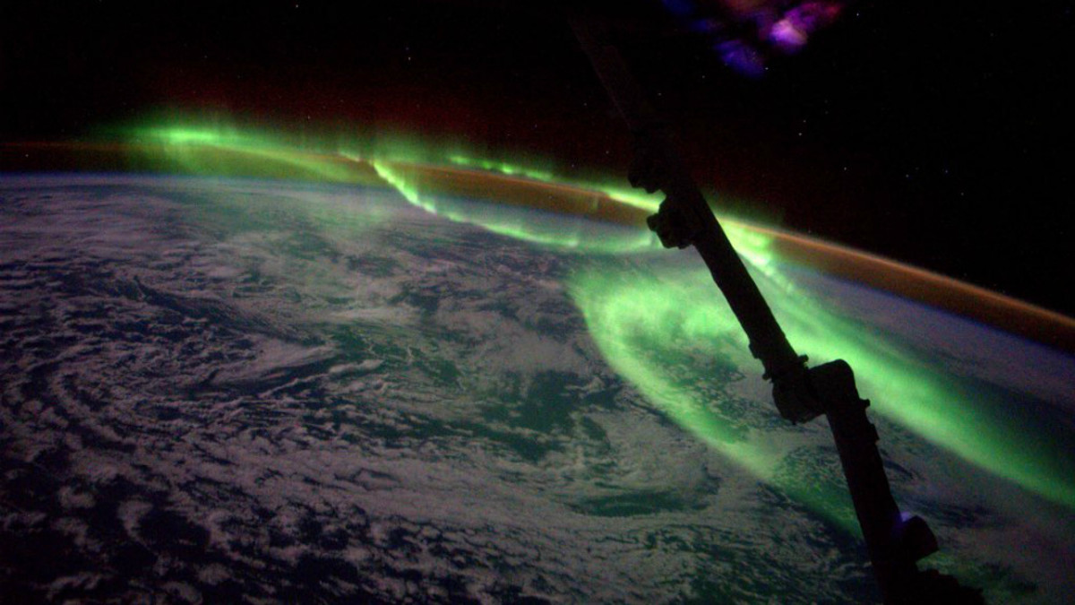 Показали неймовірне фото північного сяйва з космосу - фото 1