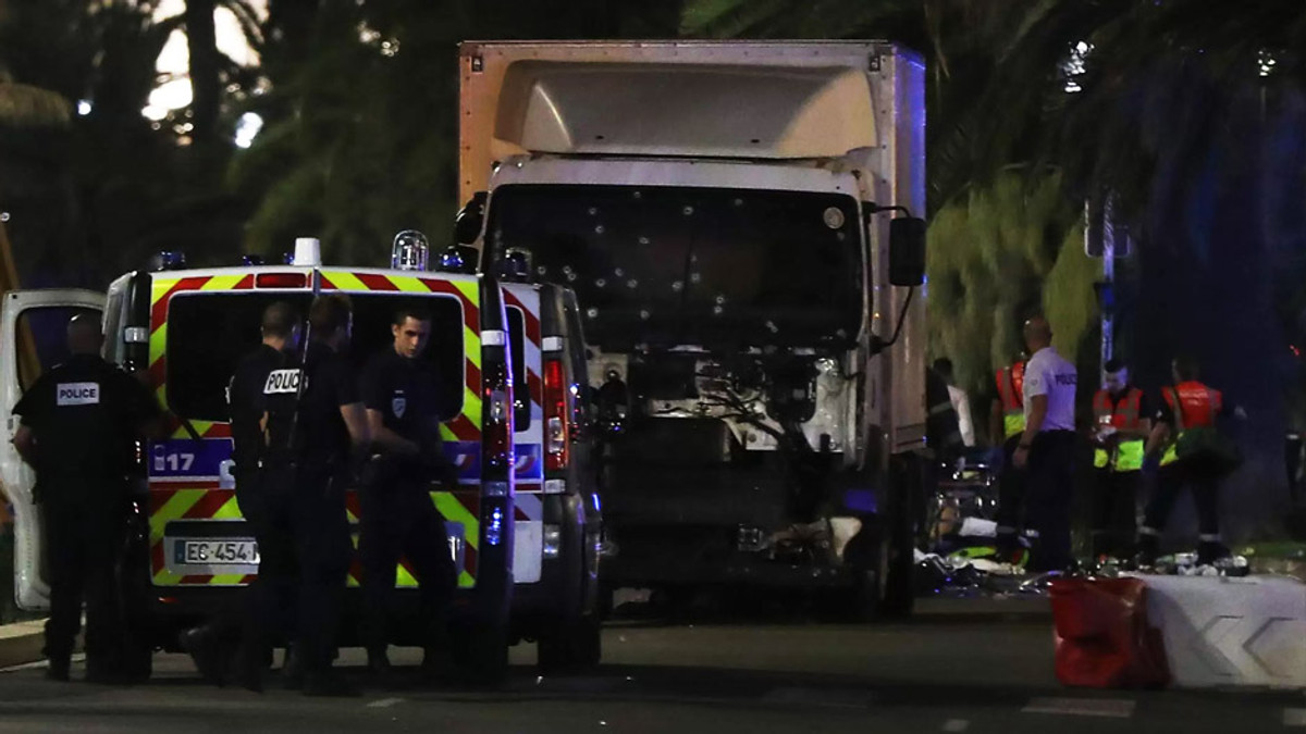 Теракт в Ніцці: З'явилося відео ліквідації терориста - фото 1
