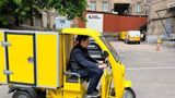 Укрпошта презентувала новий транспорт для листонош та мобільні вагончики-відділення
