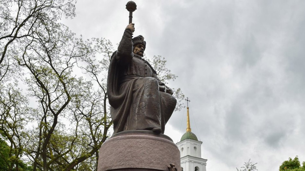 РФ назвала пам'ятник Мазепі зрадою українського народу - фото 1