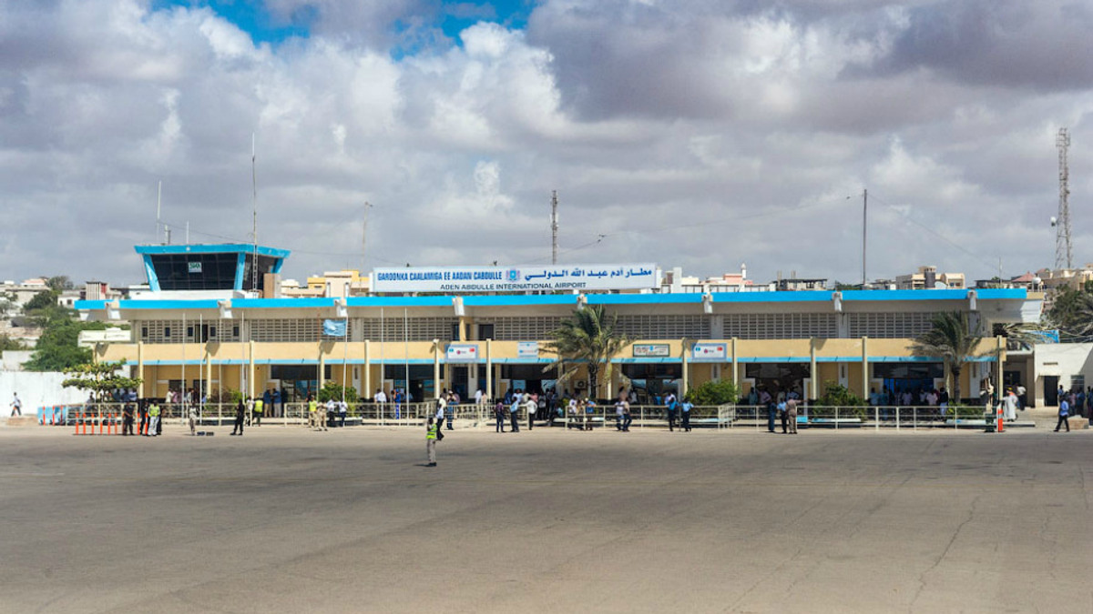 Поблизу аеропорту столиці Сомалі трапився вибух - фото 1