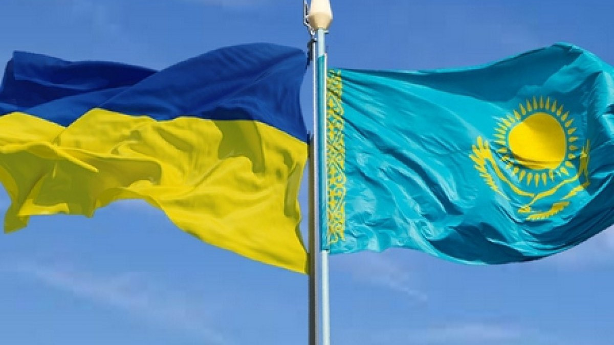 Казахстан хоче виробляти ядерне паливо для українських АЕС - фото 1