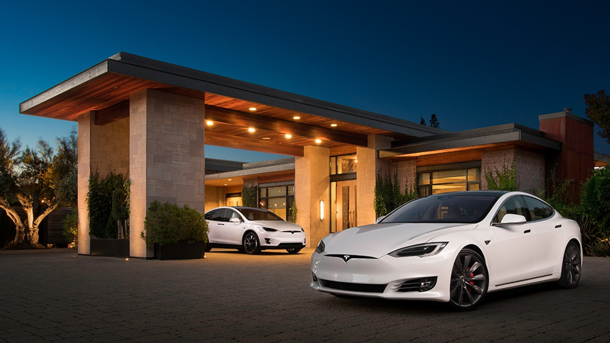 Tesla здаватиме в оренду свої електрокари - фото 1