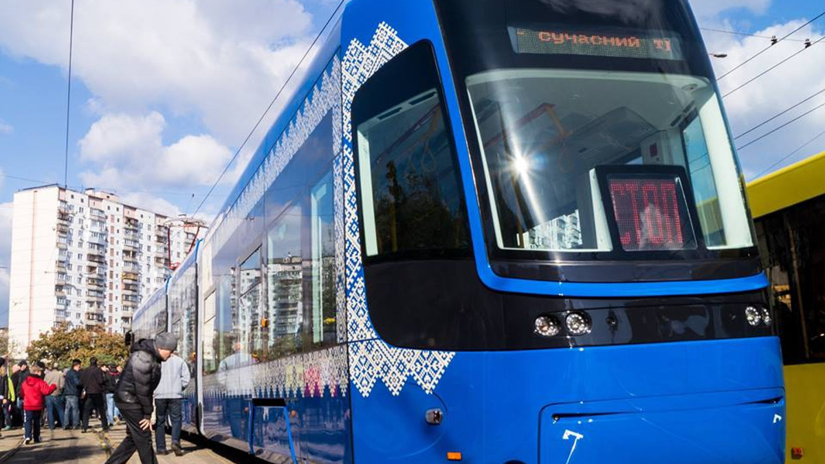 У Києві з'явився новий безшумний трамвай - фото 1