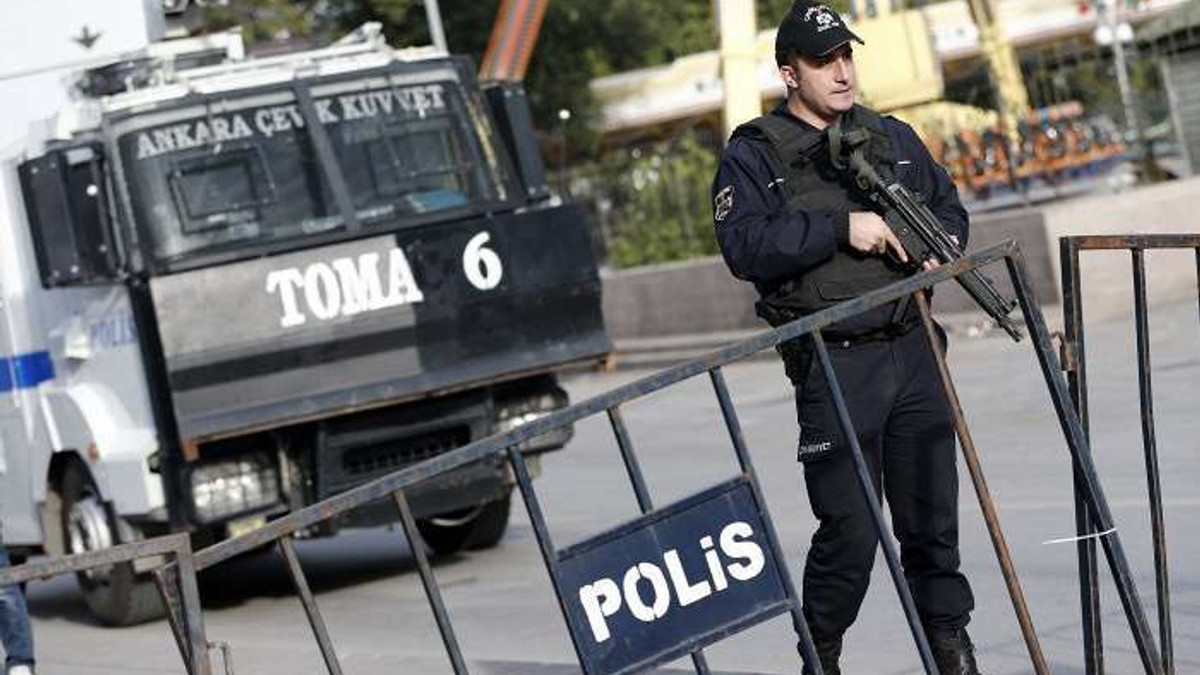 У Туреччині підірвали поліцейський відділок: є жертви - фото 1