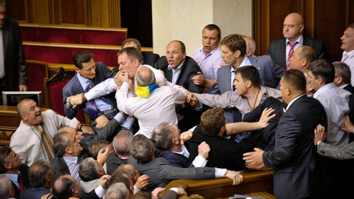 Українські депутати потрапили у кліп Moby - фото 1