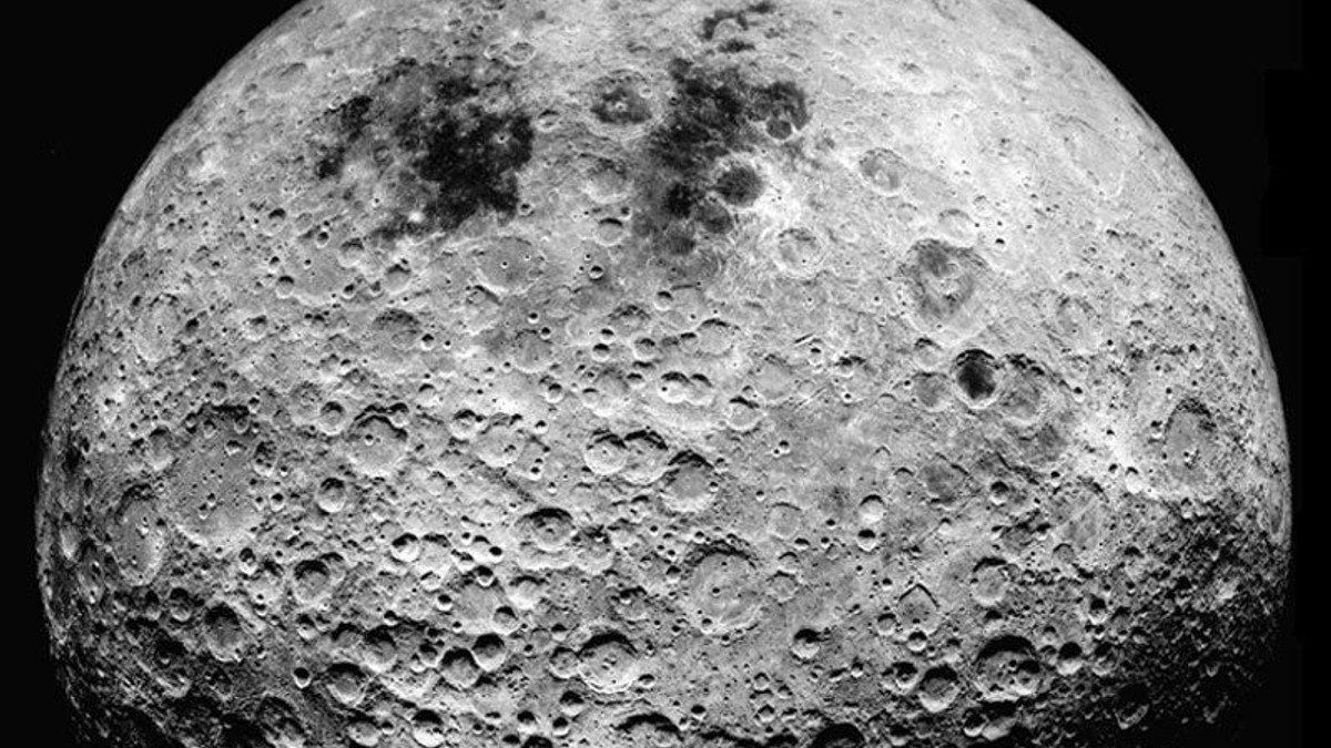 Вчені з'ясували, звідки на Місяці з'явився загадковий об'єкт - фото 1