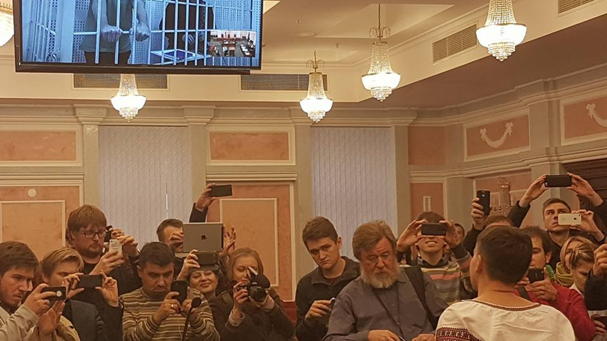Савченко на засіданні московського суду крикнула "Слава Україні, Героям слава!" - фото 1