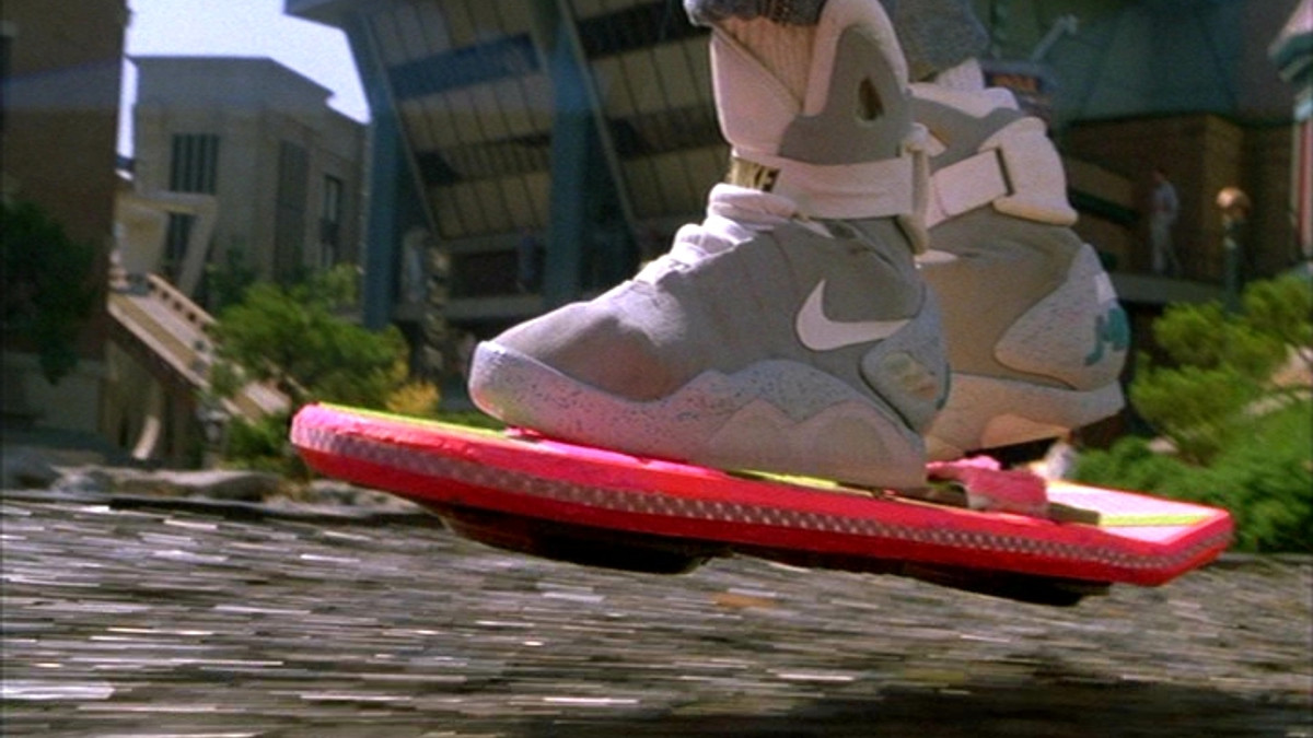 "Назад у майбутнє-2": Nike створила кросівки з автошнурівкою - фото 1