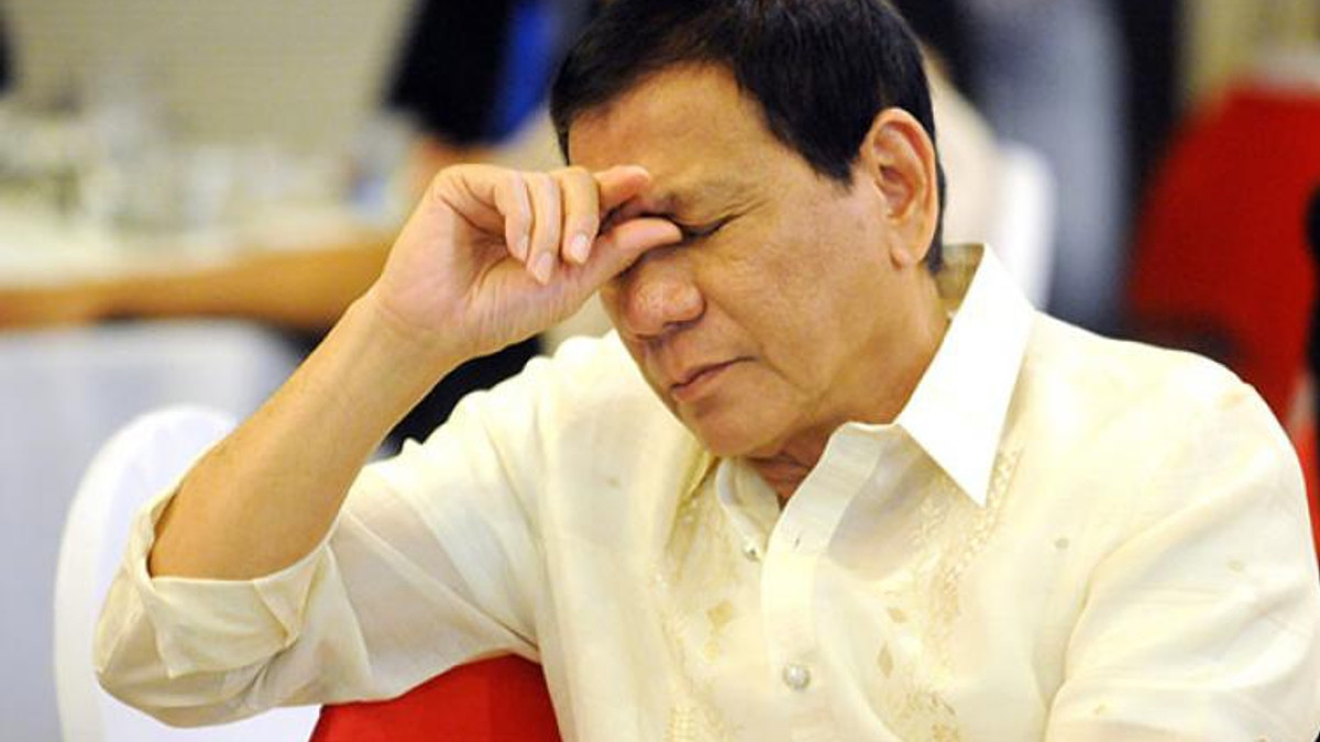 Президент Філіппін поговорив із Богом та пообіцяв не матюкатися - фото 1
