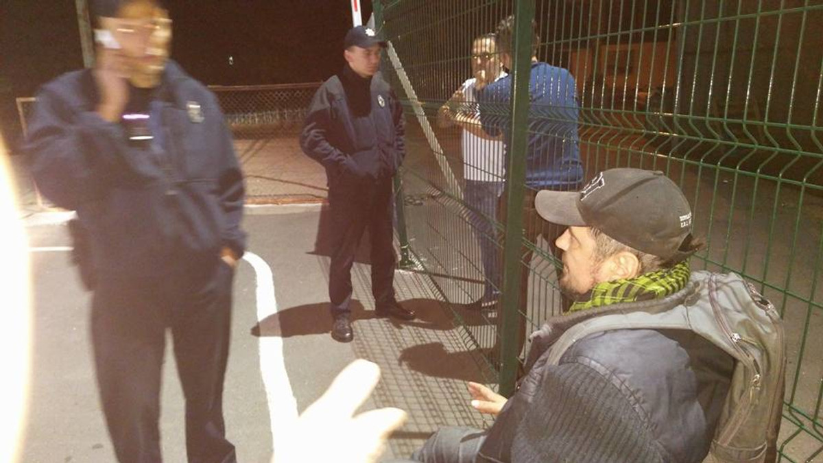 У Києві охоронці СТО на Подолі напали на письменника - фото 1