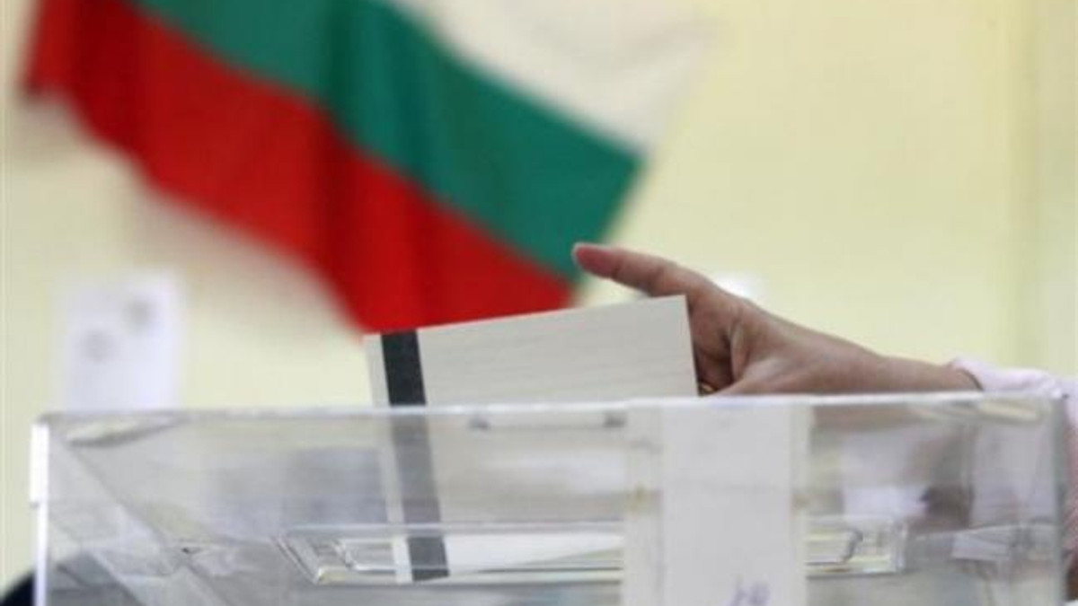 В Болгарії тривають вибори президента - фото 1