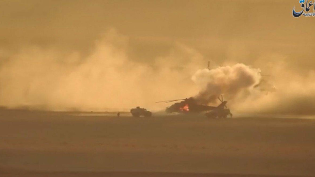 У мережі з'явилось відео обстрілу російського вертольота в Сирії - фото 1