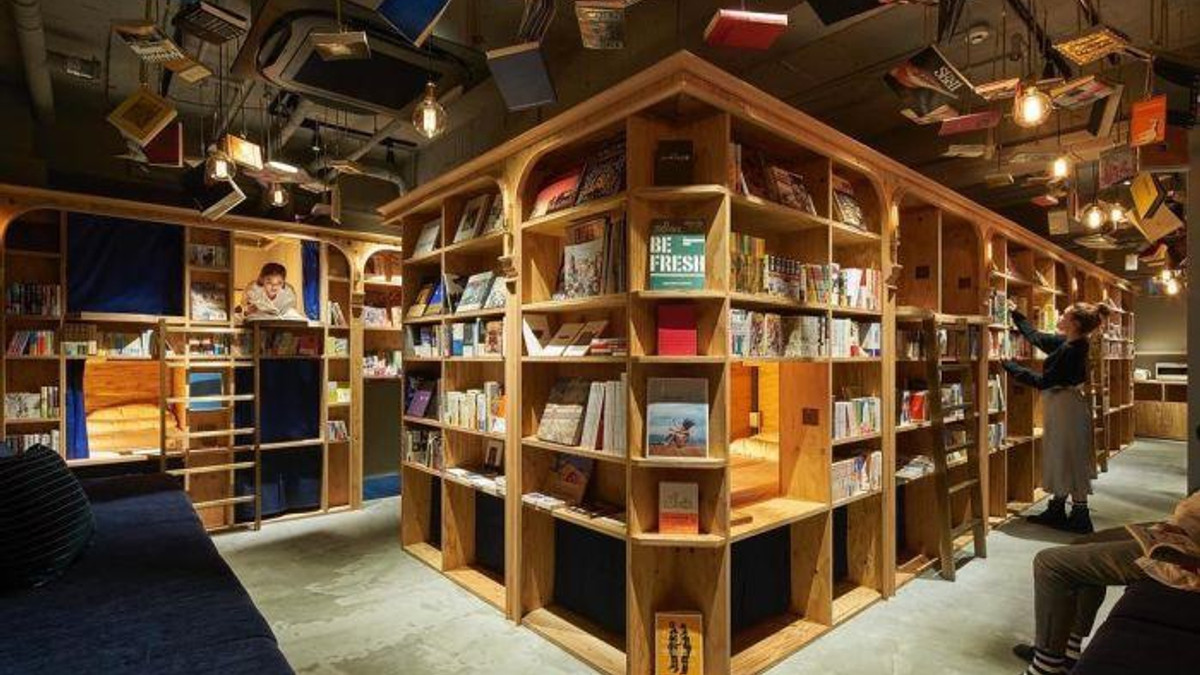 Як виглядає книжковий хостел в Японії: ефектні фото - фото 1