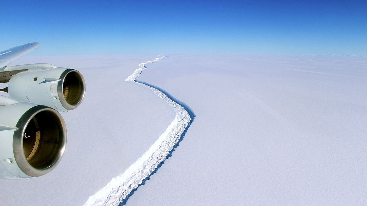 Фотографії NASA дають уявлення про масштаби майбутнього айсберга - фото 1