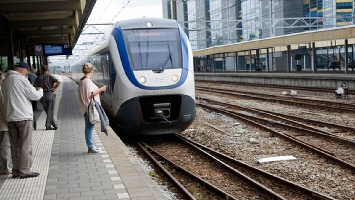У Голландії всі поїзди перейшли на енергію вітру - фото 1