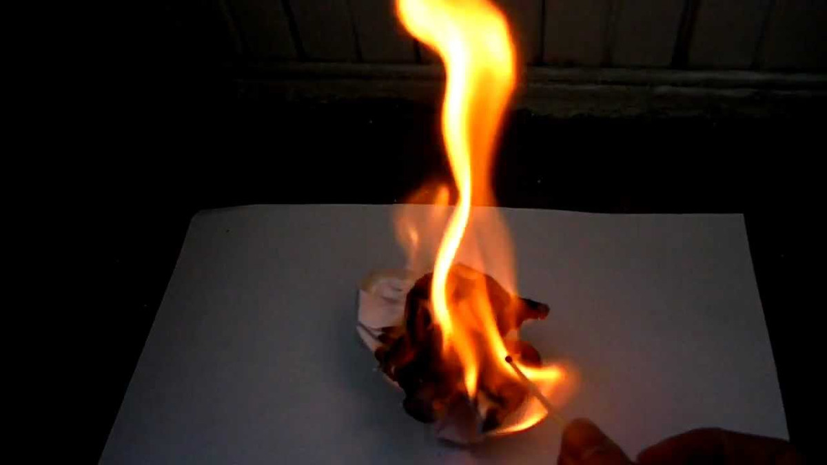 Науковці придумали папір стійкий до вогню й води - фото 1