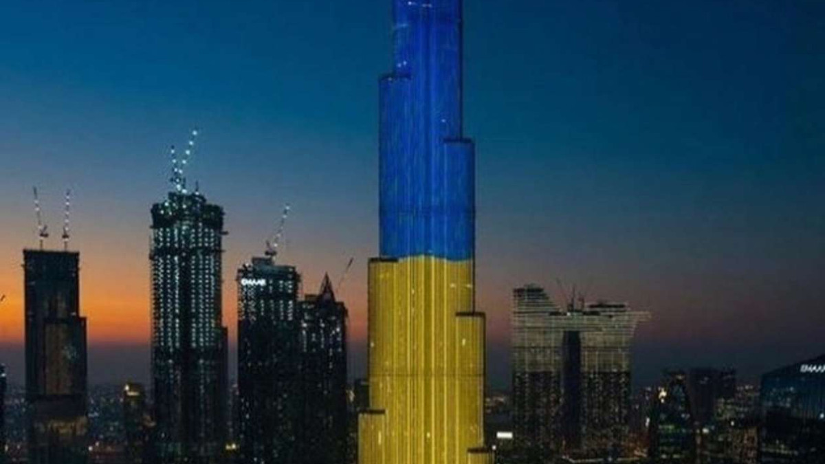 Найвищий хмарочос на планеті підсвітили кольорами українського прапора: вражаюче відео - фото 1