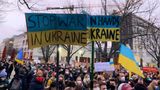 Суд Берліна зняв заборону на українські та російські прапори на акції 9 травня