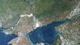 Супутниковий знімок показав чітку лінію фронту в Україні