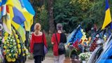 Заради розваги: у Києві підлітки обкрадали могили українських загиблих Героїв