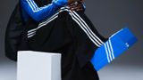 До 1 квітня: компанія Adidas запропонувала носити коробки замість кросівок